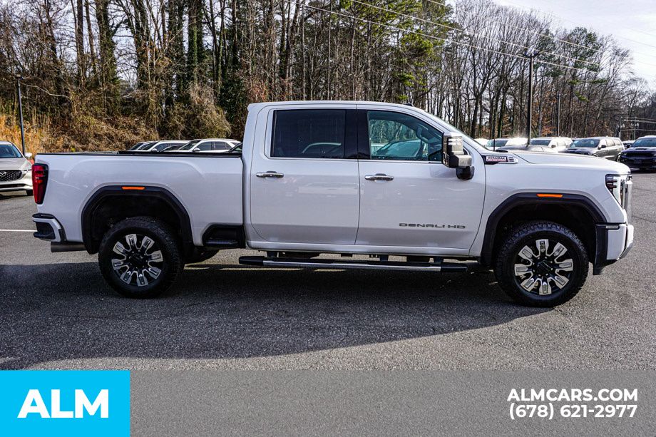 Used 2025 White GMC Denali image 9
