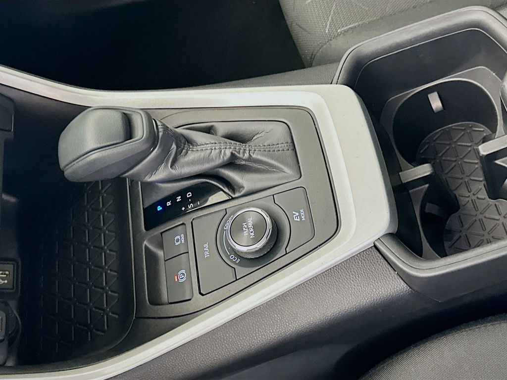 Thumbnail: 2024 Toyota RAV4 - 17