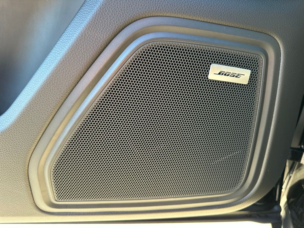 Thumbnail: 2026 Porsche Macan - 20