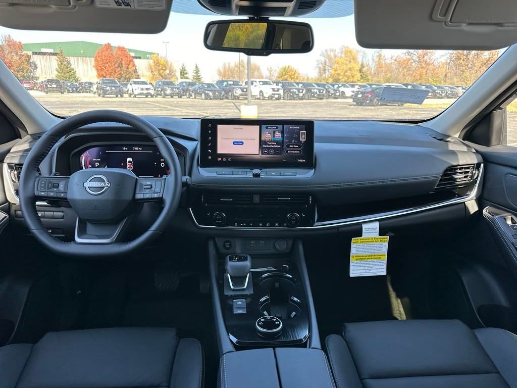 2025 Nissan Rogue SL photo