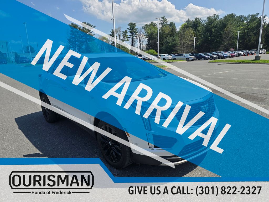 Crystal White Tricoat 2021 Cadillac XT5 Premium Luxury AWD SUV / Crossover Four-Wheel Drive 9-Speed Automatic