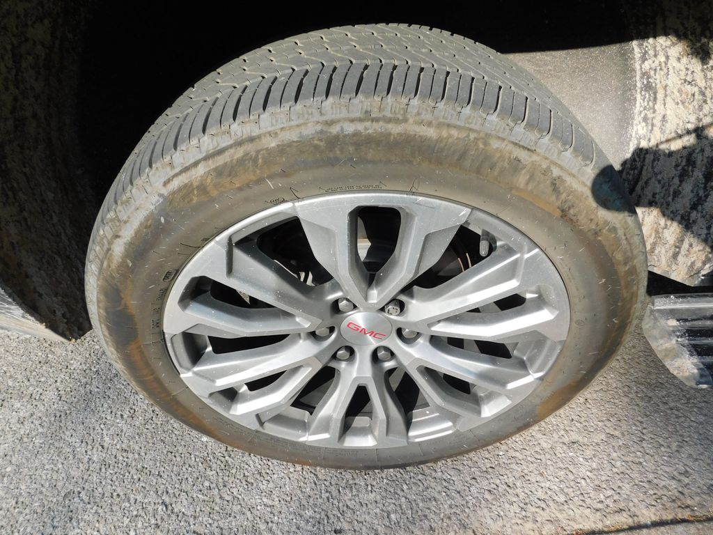 2022 GMC Yukon Denali 8