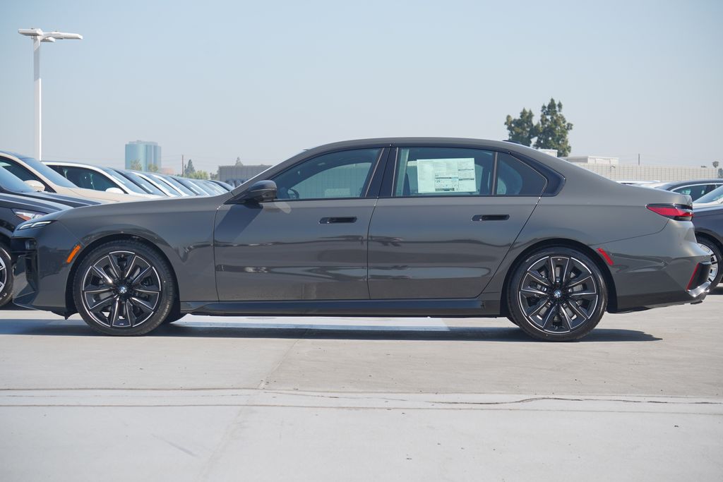 2025 BMW 7 Series 760i xDrive 4