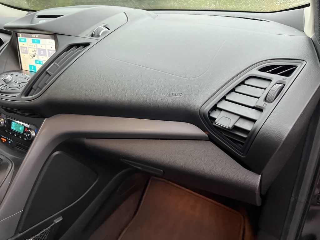 2016 Ford Escape SE 29