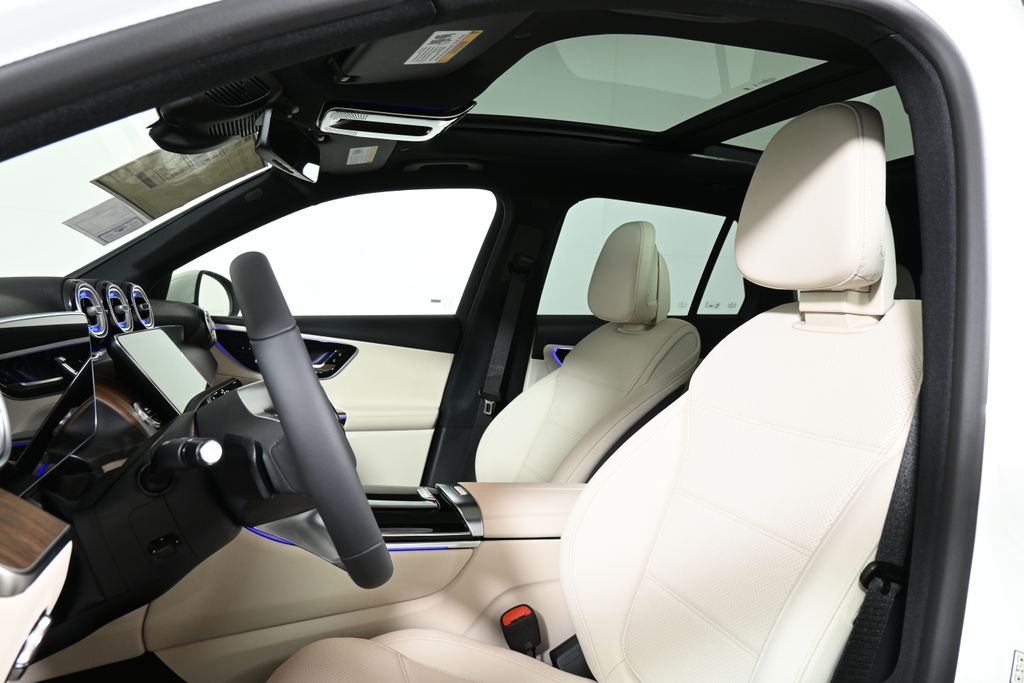 2025 Mercedes-Benz GLC 300 13