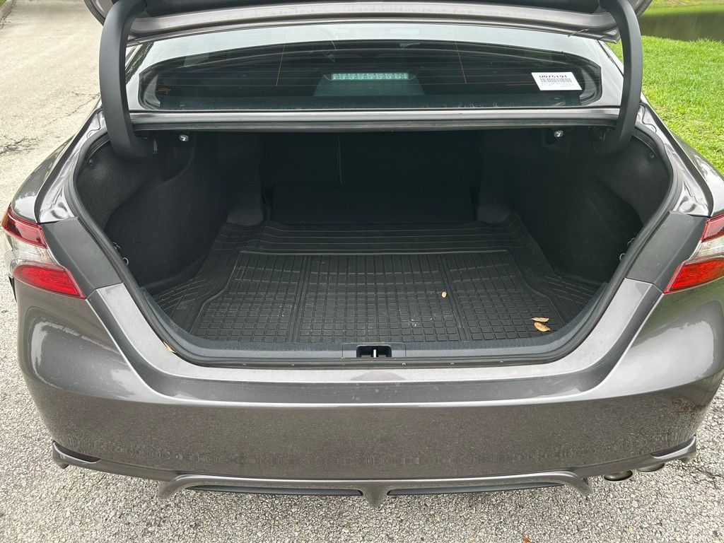 2022 Toyota Camry SE 10