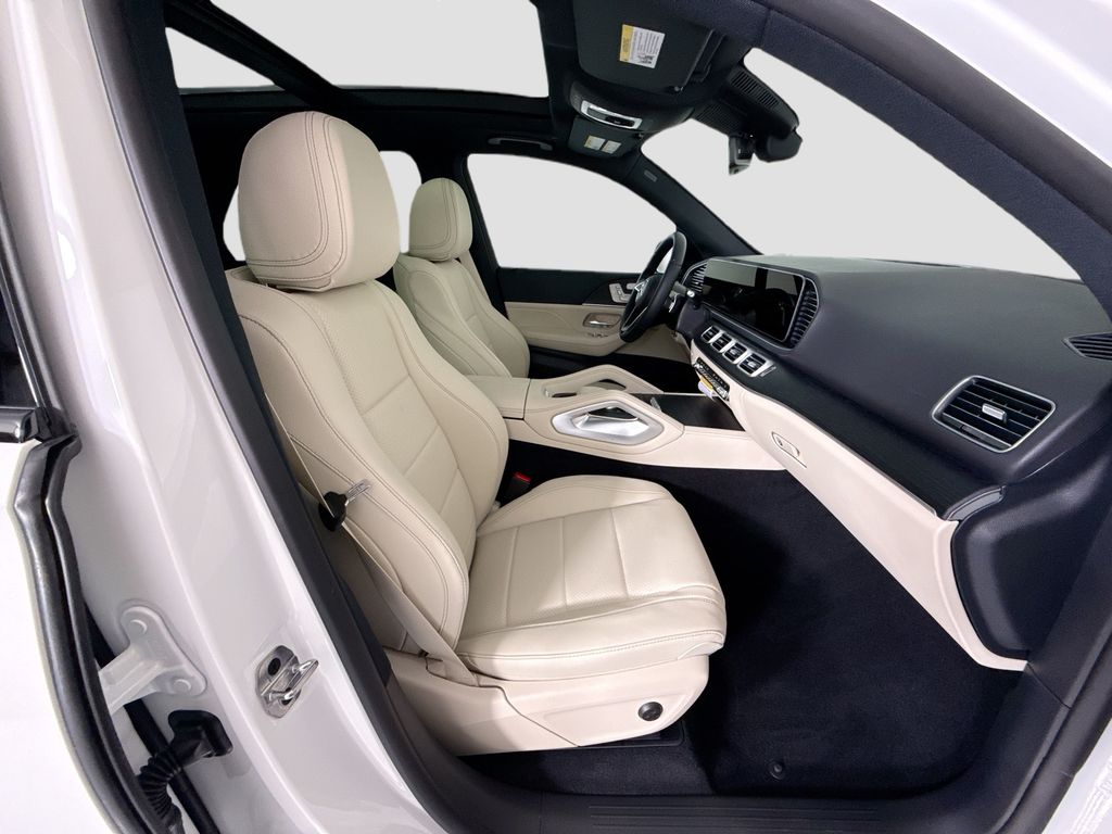 Thumbnail: 2026 Mercedes-Benz GLE - 22