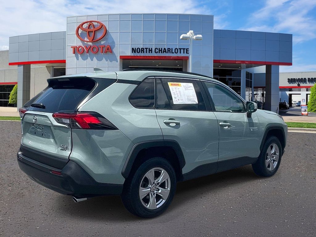 Used 2023  Toyota XLE image 6
