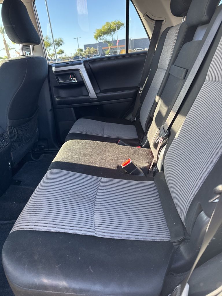 2016 Toyota 4Runner SR5 10
