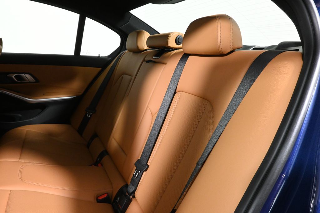 Thumbnail: 2023 BMW 3 Series - 4