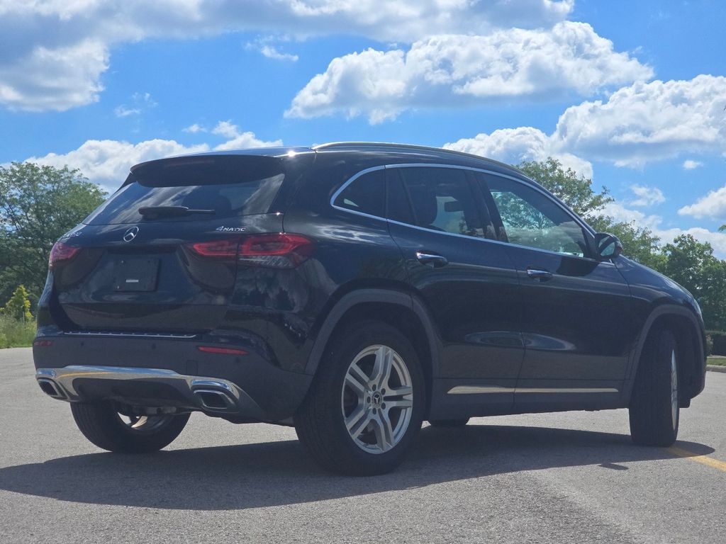 Used 2022 Black Mercedes-Benz GLA 250 image 17