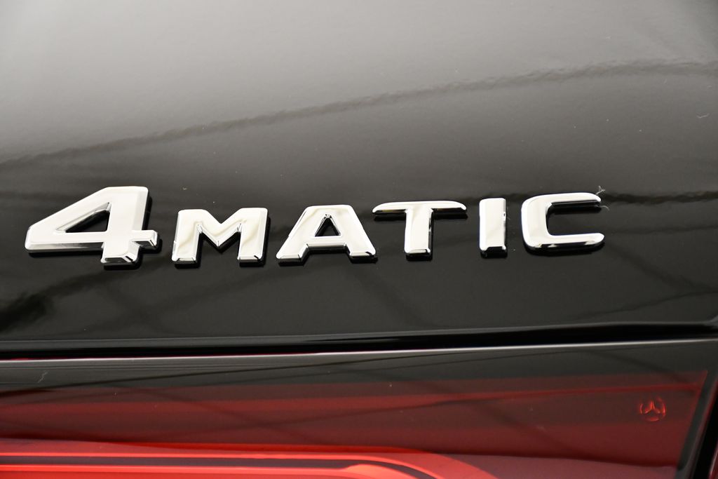 2025 Mercedes-Benz GLC 300 10