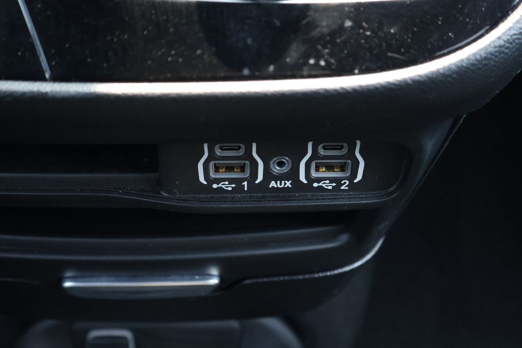 Thumbnail: 2025 Chrysler Pacifica - 20