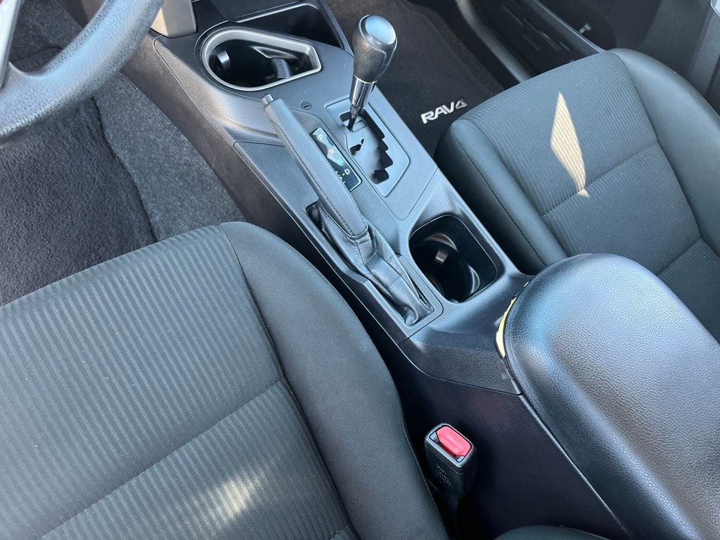 Thumbnail: 2018 Toyota RAV4 - 18
