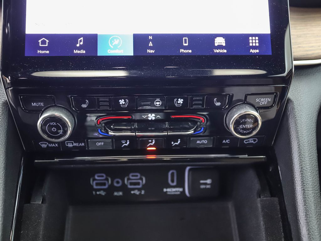 Thumbnail: 2022 Jeep Grand Cherokee - 19