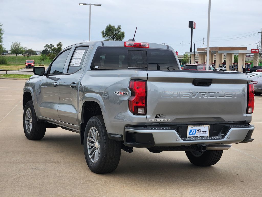 View vehicle photo 4