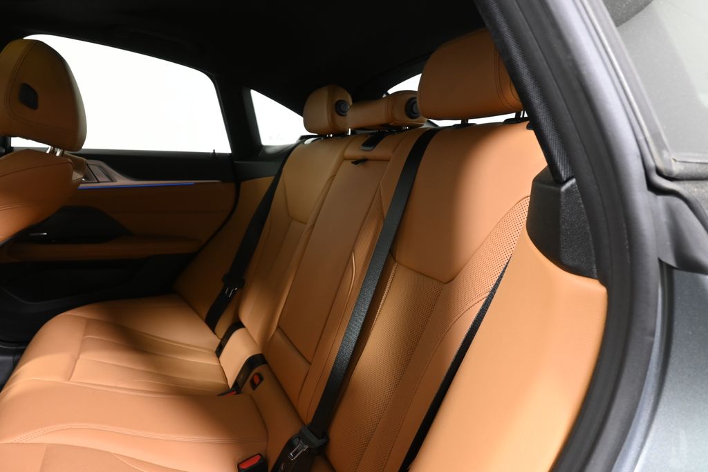 Thumbnail: 2025 BMW i4 - 6