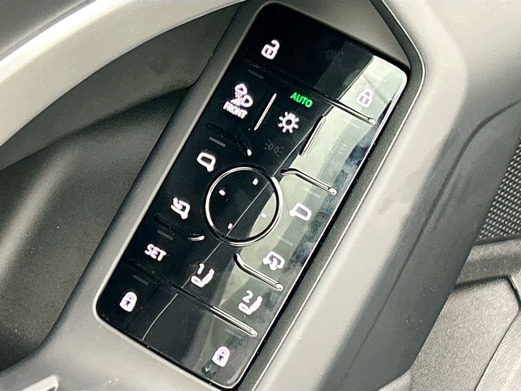 Thumbnail: 2025 Audi Q5 - 22