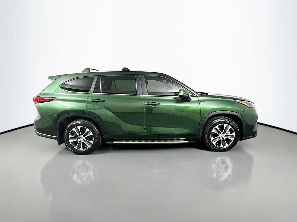 2023 Toyota Highlander XLE 4