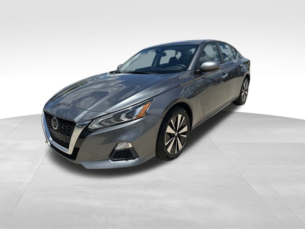 2021 Gun Metallic Nissan Altima 2.5 SV FWD Sedan