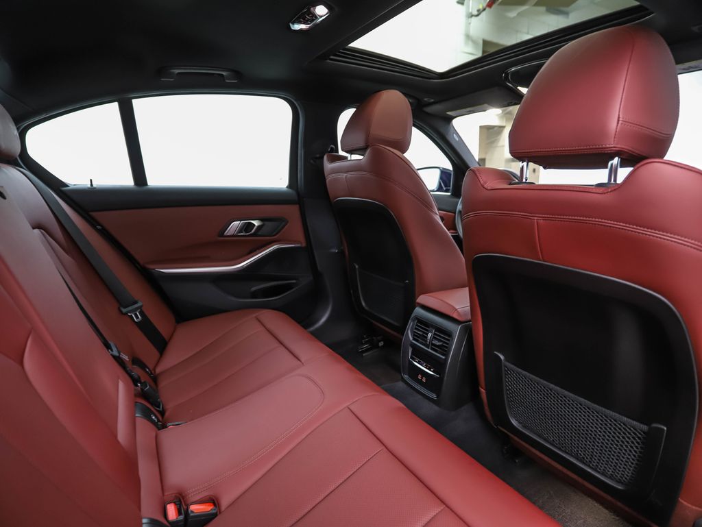 Thumbnail: 2023 BMW 3 Series - 26