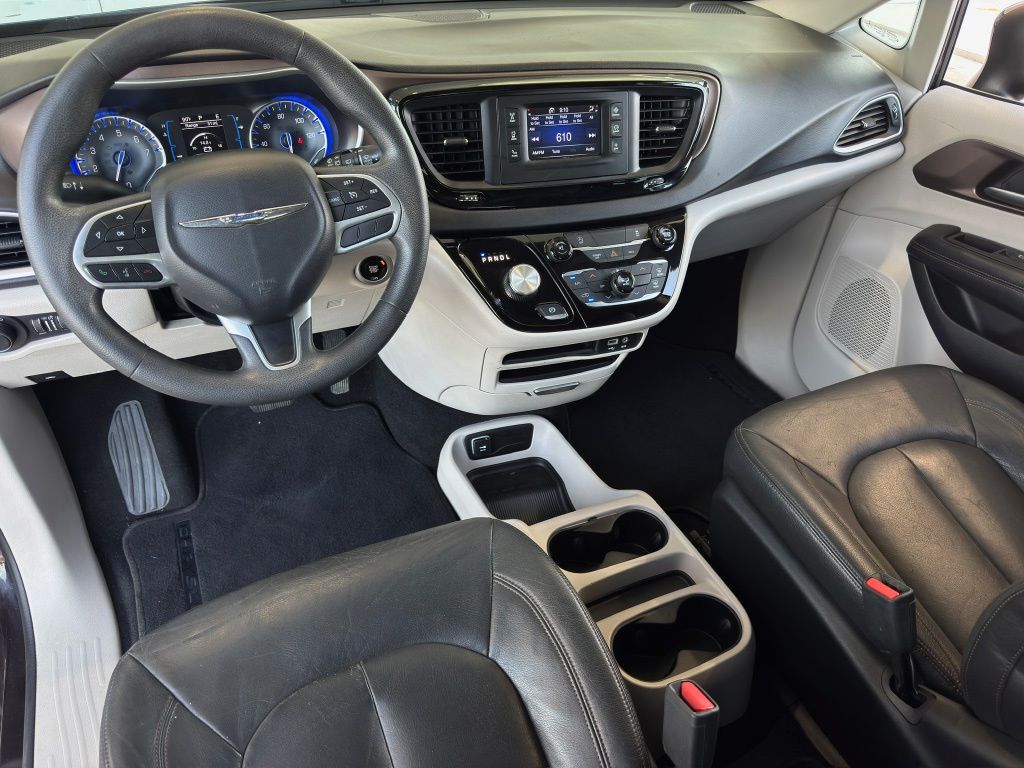 2017 Chrysler Pacifica LX - 1