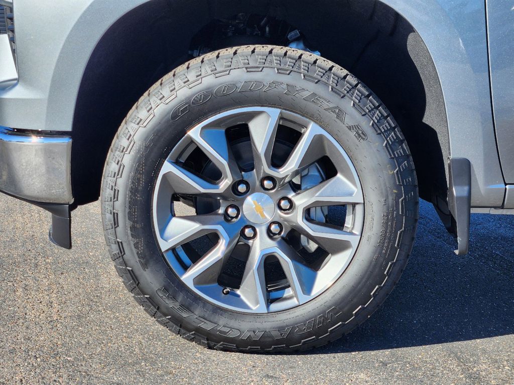 2025 Chevrolet Silverado 1500 LT 7