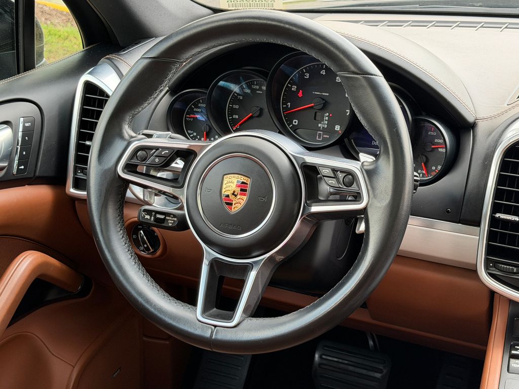 Thumbnail: 2017 Porsche Cayenne - 18