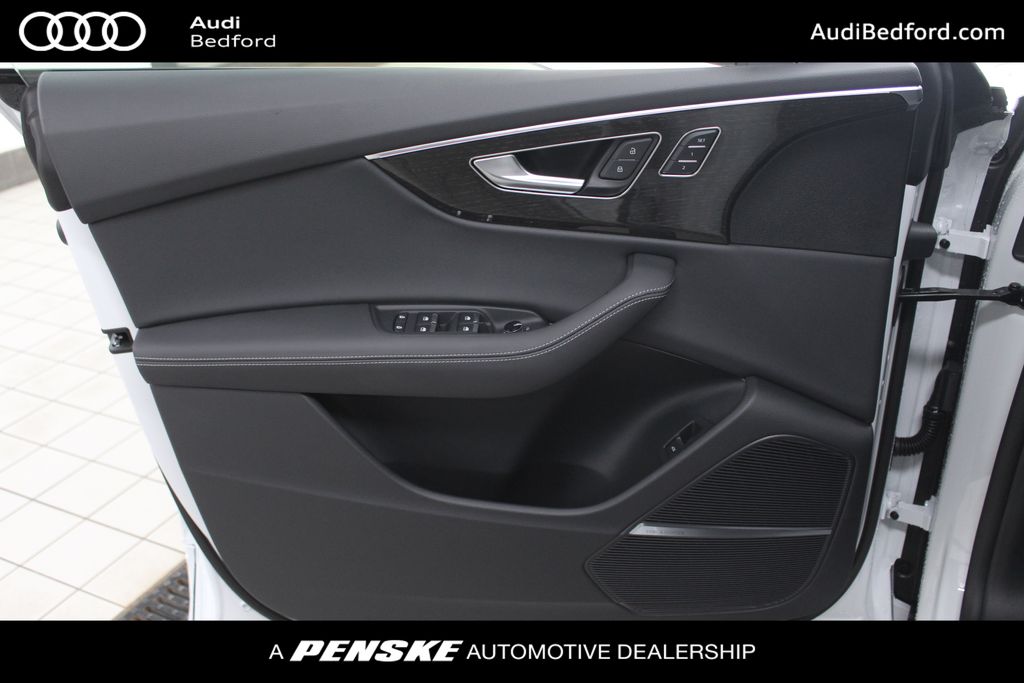 Thumbnail: 2026 Audi Q8 - 16