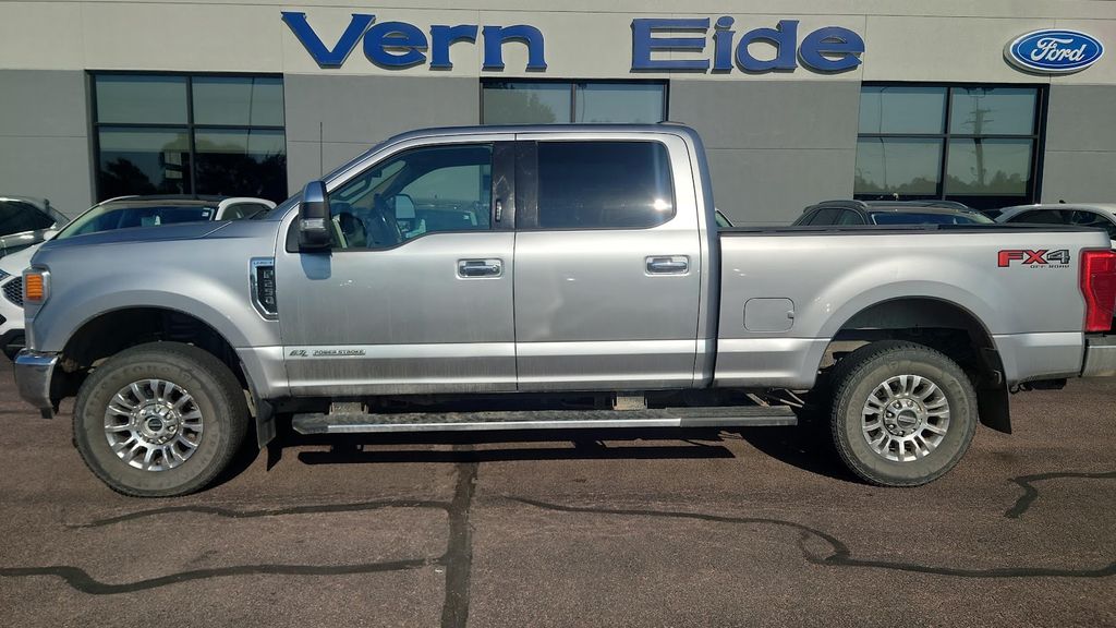 2022 Ford F-250 Super Duty Lariat Crew Cab 4WD