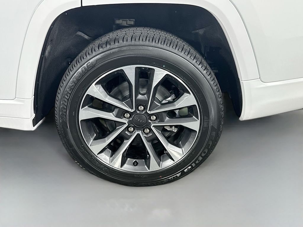 New 2025 White Jeep Overland image 17