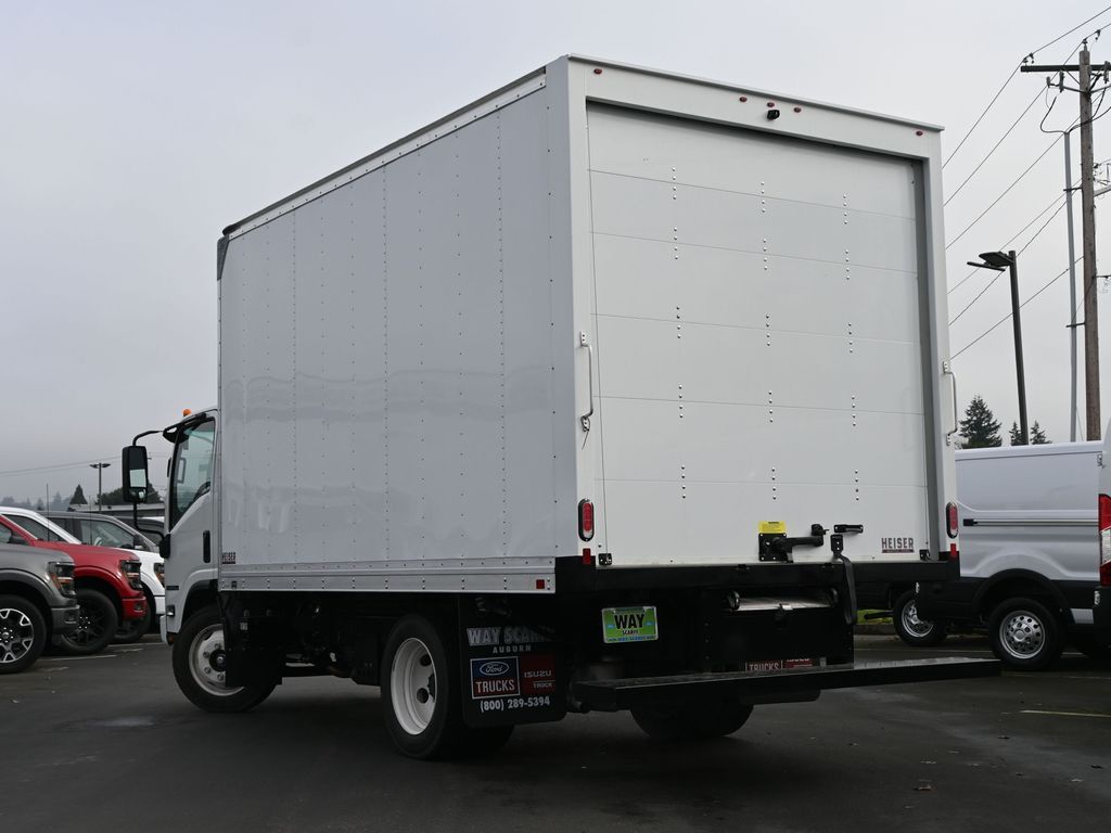 2024 Isuzu NPR HD 