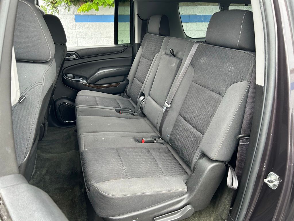 2015 Chevrolet Suburban LS 18