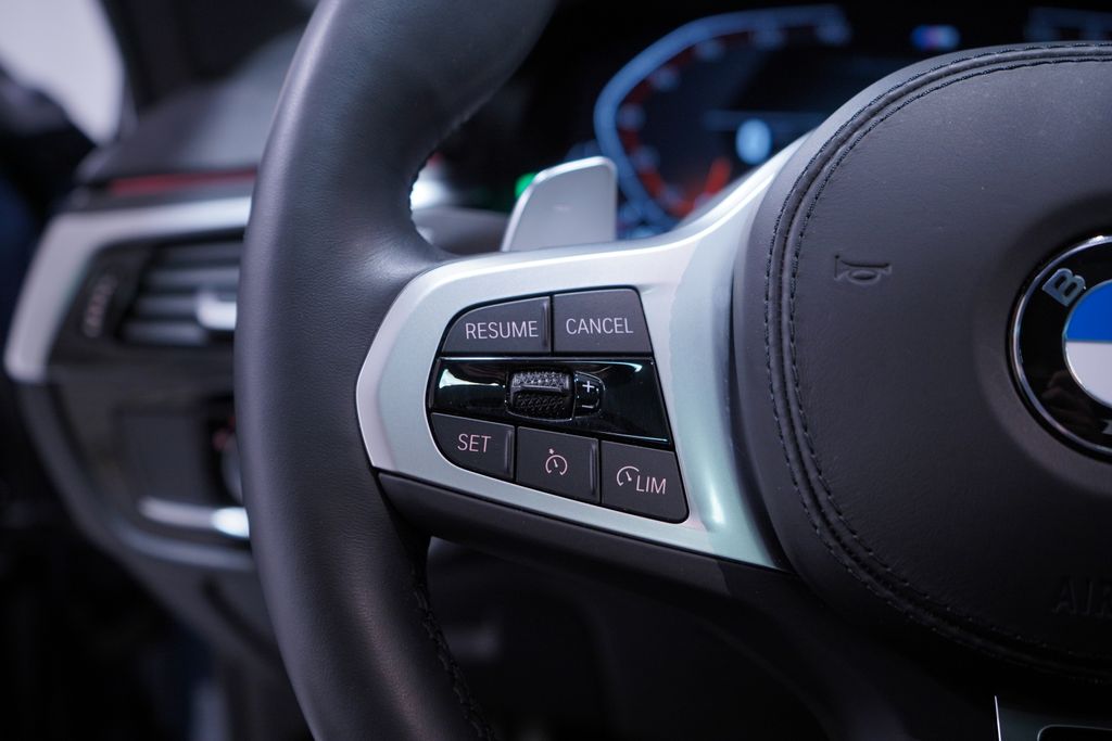 Thumbnail: 2023 BMW 5 Series - 20