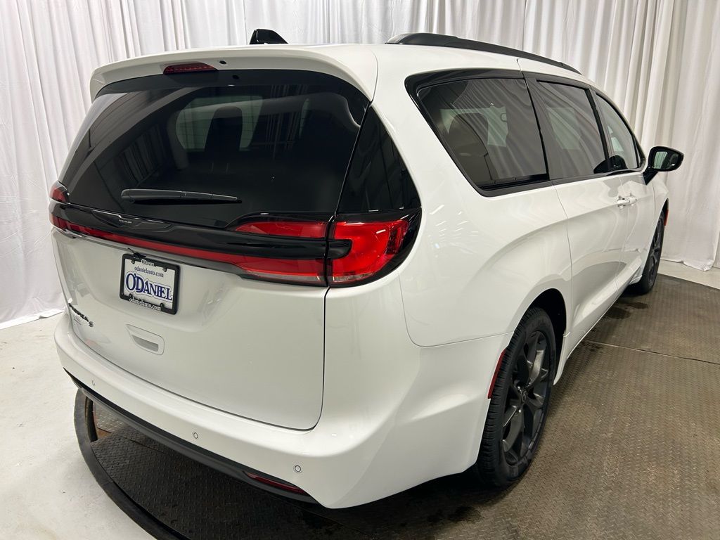 new 2026 Chrysler Pacifica car, priced at $44,999