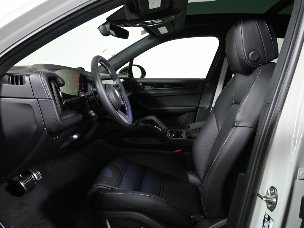 Thumbnail: 2026 Porsche Cayenne - 5
