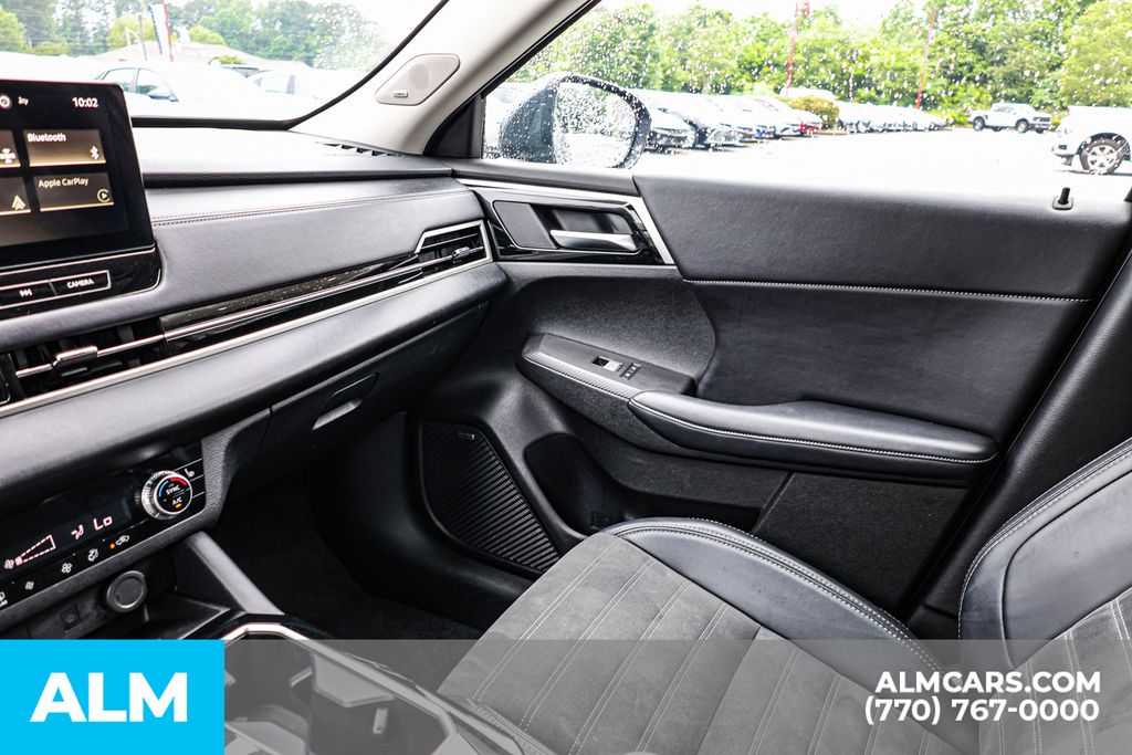 Used 2025 Gray Mitsubishi SE image 46