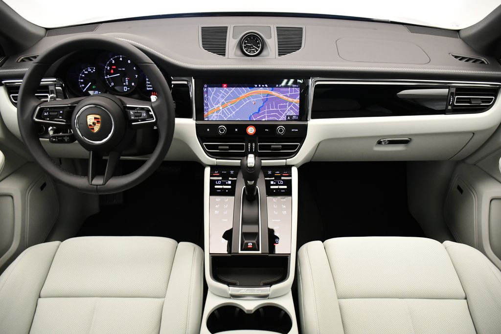 Thumbnail: 2025 Porsche Macan - 25