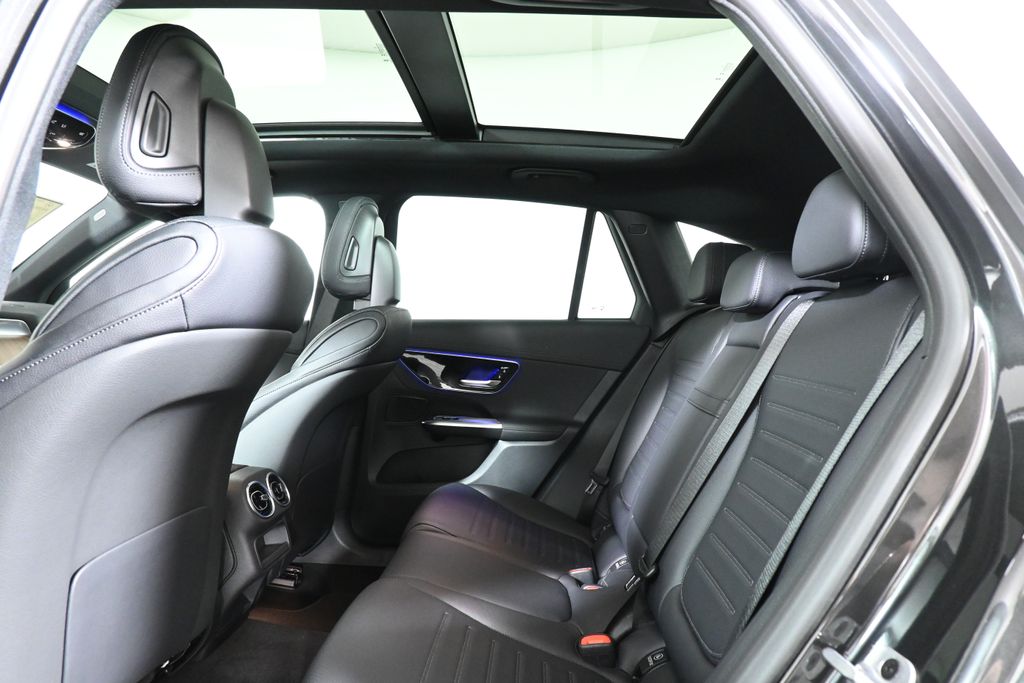 2025 Mercedes-Benz GLC 300 24