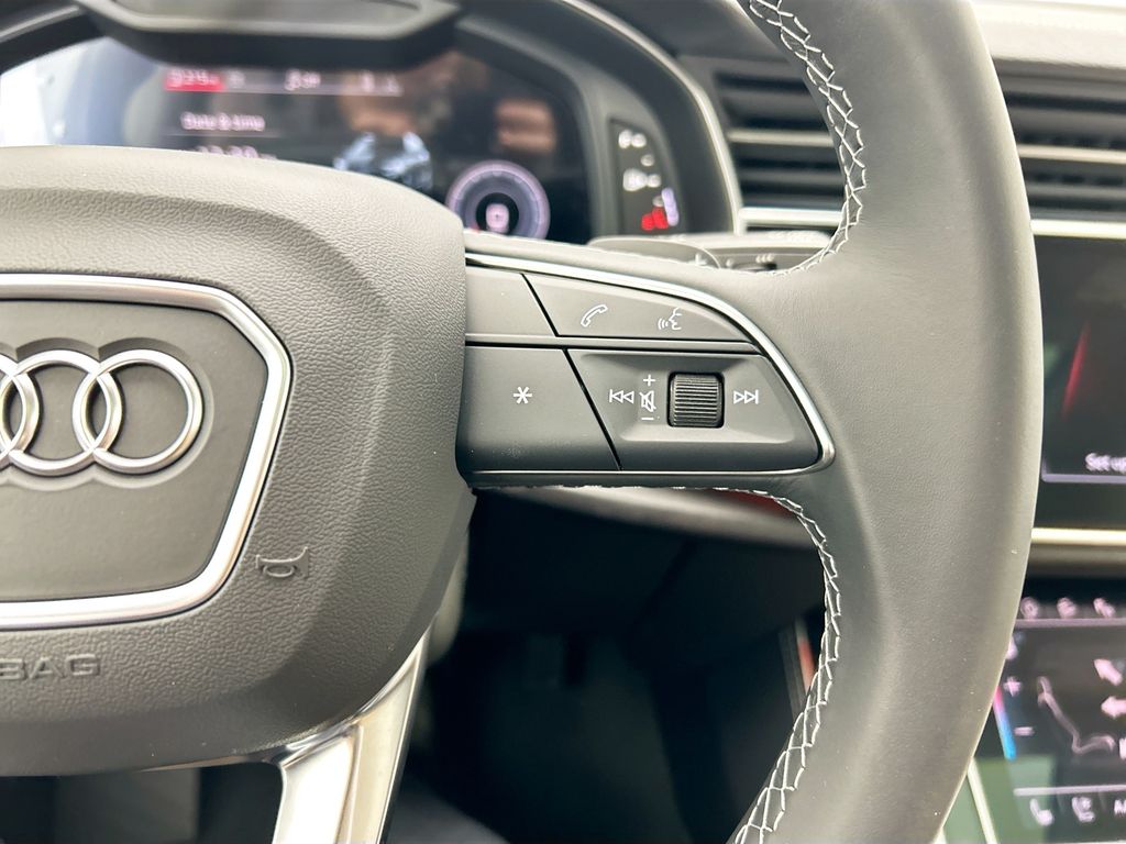 Thumbnail: 2026 Audi Q7 - 13