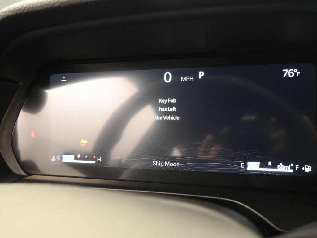 Used 2025 Diamond Black Crystal Pearlcoat Jeep Limited image 16