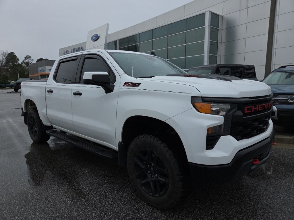 2022 Chevrolet Silverado 1500 Custom Trail Boss Crew Cab 4WD