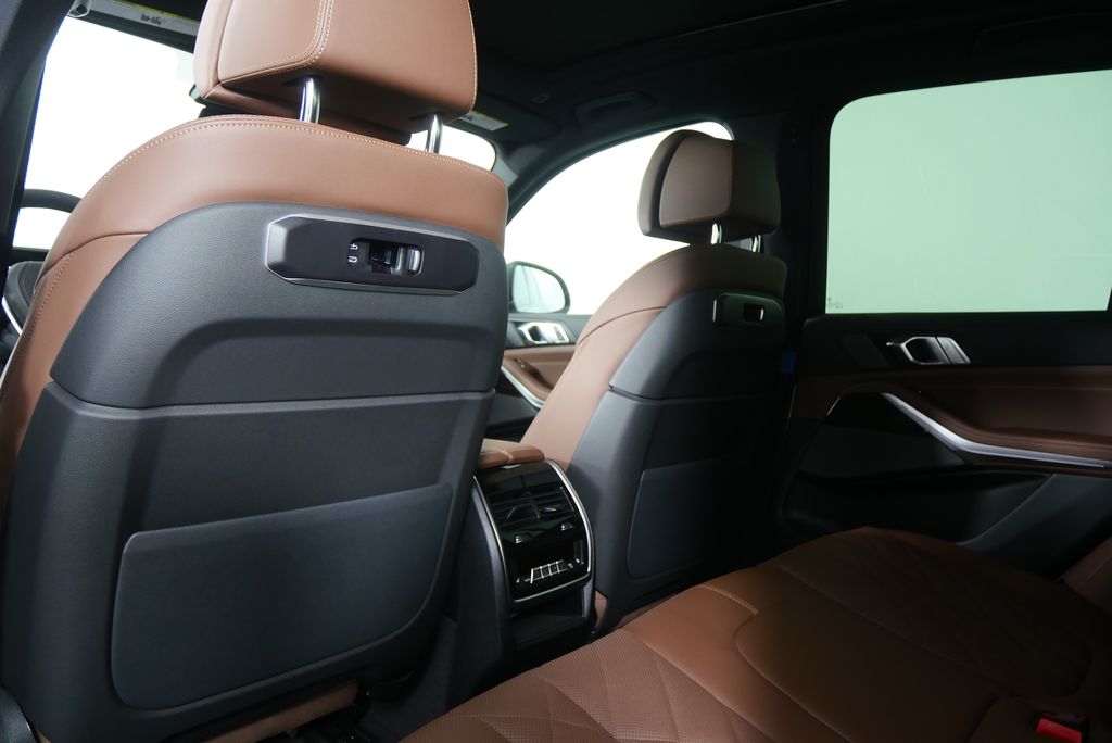 Thumbnail: 2026 BMW X5 - 17