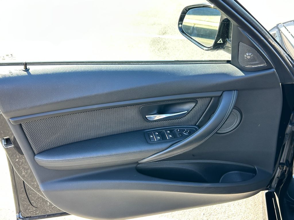 2017 BMW M3 Base 11