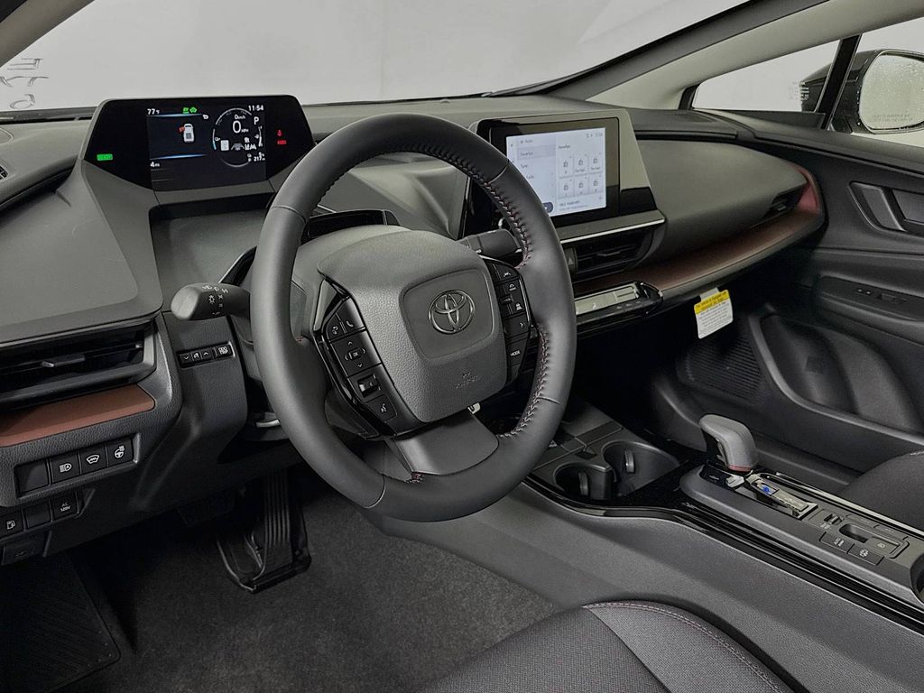 2026 Toyota Prius Plug-in Hybrid SE - Photo 12