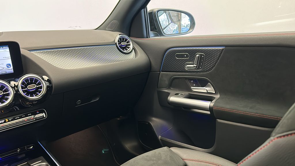 2025 Mercedes-Benz GLA 250 4MATIC 26