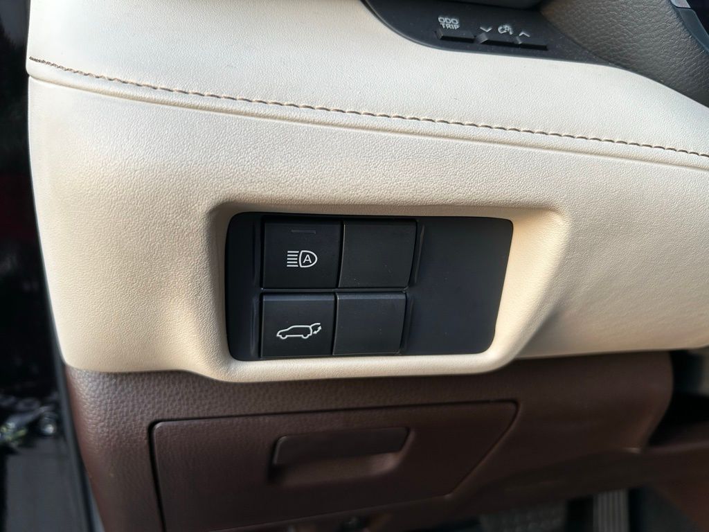2021 Toyota Highlander XLE 19