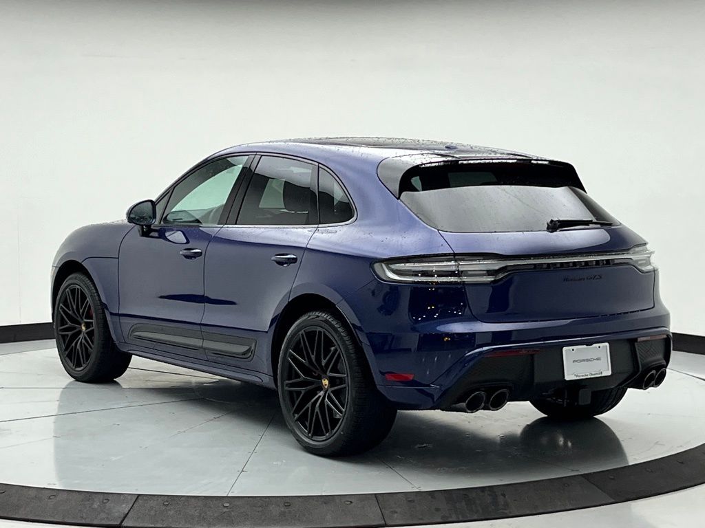 Thumbnail: 2026 Porsche Macan - 3
