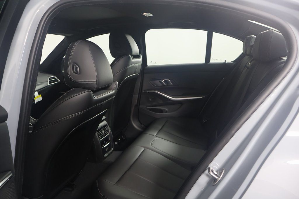 2025 BMW 3 Series 330i 6