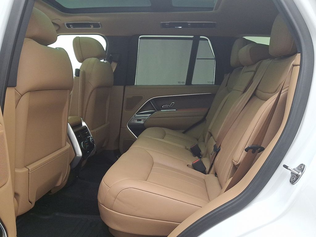 Thumbnail: 2024 Land Rover Range Rover - 10